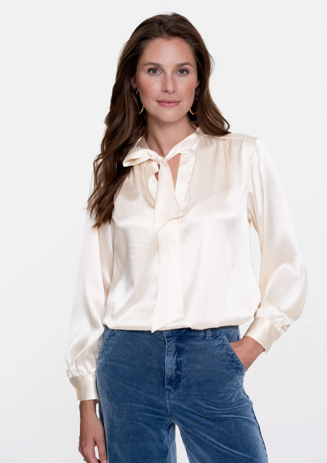 Dames - geisha - blouse -satin look top met strikdetail - beige goud